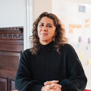 Yeliz-Cakarcan-Senior-Account-Management-vonMende-Porträt